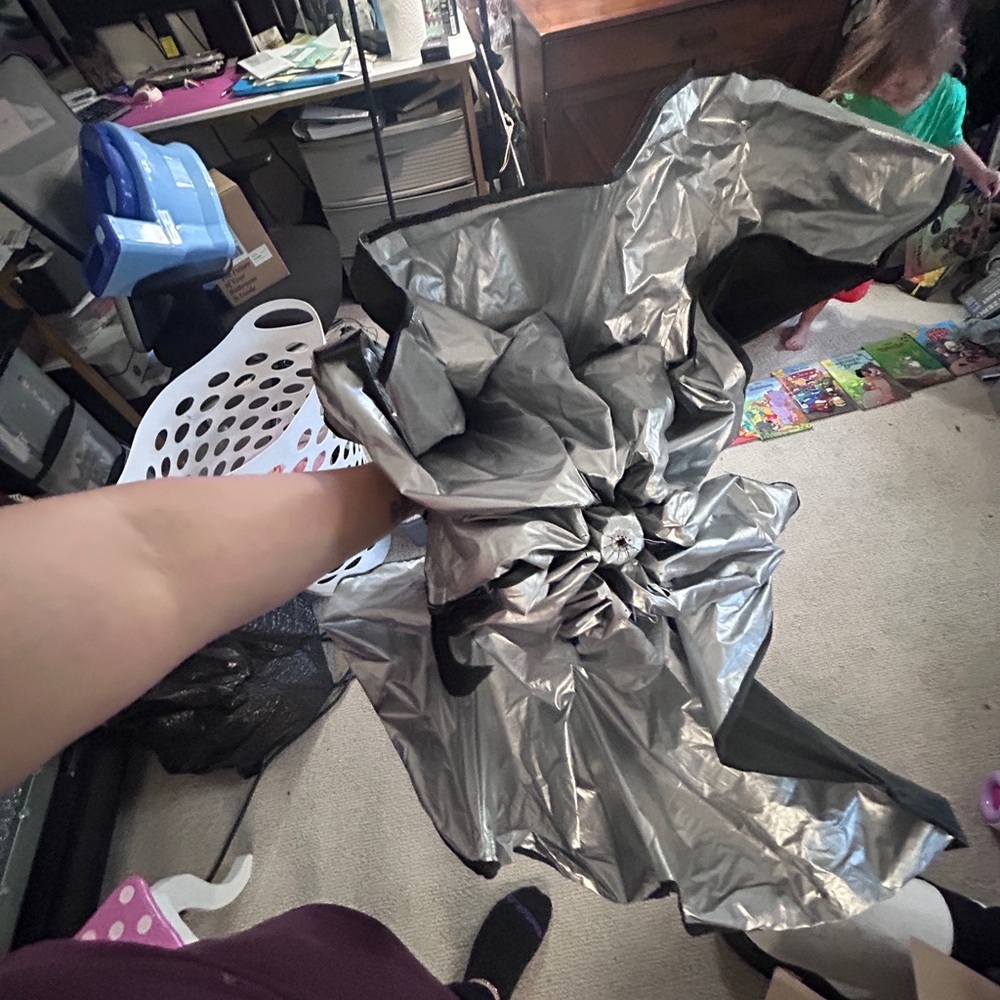 Silver Reflective Sunshade - Picture 4 of 4